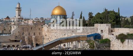 Westliche Mauer mit Felsendom im Hintergrund, Altstadt, Jerusalem, Israel Stockfoto