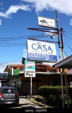 Casa Solution Immobilienagentur Geschäftsschild in Boquete, Chiriqui Provinz, Panama Stockfoto