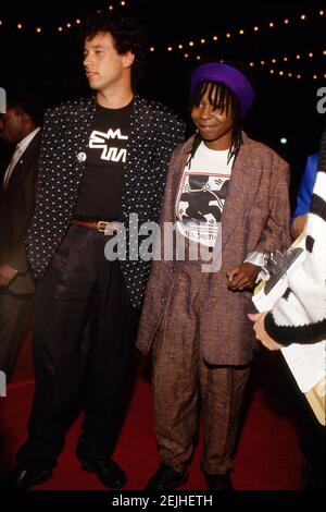 Whoopi Goldberg und Ehemann David Claessen 1987 Quelle: Ralph Dominguez/MediaPunch Stockfoto