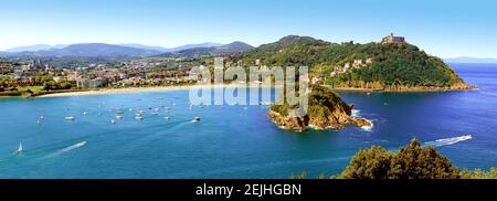 Der Eingang zur Bucht von San Sebastián in Espagne. Stockfoto