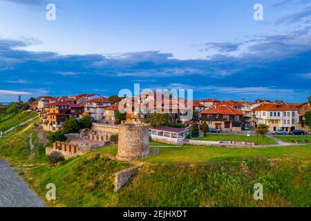 Luftaufnahme der Ruinen der Kirche der Heiligen Mutter Eleusa in Nessebar, Bulgarien Stockfoto