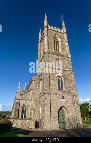 Downpatrick, Nordirland. 2nd Mai 2016. Down Cathedral, die Kathedrale Kirche der Heiligen und ungeteilten Dreifaltigkeit, befindet sich in Downpatrick. Stockfoto