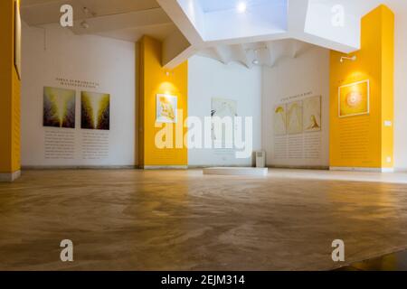 Auroville Visitor Centre, Pondicherry, Tamil Nadu, Indien Stockfoto