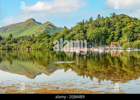 Marina in Derwent Water, einem der wichtigsten Seen im Lake District National Park, Cumbria, England Stockfoto