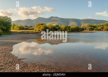 Landschaft am Derwent Water, einem der wichtigsten Seen im Lake District National Park, Cumbria, England Stockfoto