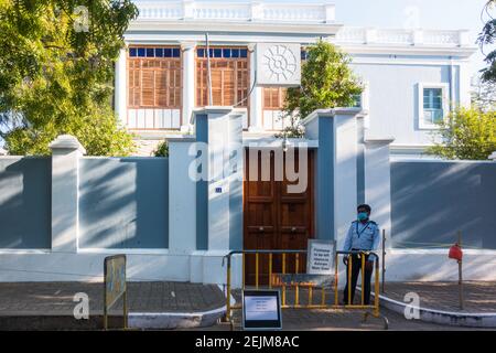 Eintritt zum Sri Aurobindo Ashram des indischen Philosophen in Pondicherry, Tamil Nadu, Indien Stockfoto