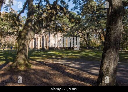 Die schönen Ruinen der alten Sheldon Kirche im ländlichen Beaufort County, South Carolina. Stockfoto