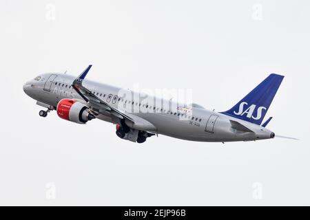 SAS Scandinavian Airlines Airbus A320 Neo Registrierung SE-ROS Start am 26th 2020. September am Flughafen London Heathrow, Middlesex, Großbritannien Stockfoto