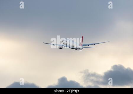 Turkish Airlines Boeing 777 Registrierung TC-JJM Start am 26th 2020. September von London Heathrow Airport, Middlesex, Großbritannien Stockfoto