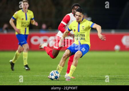 UTRECHT, NIEDERLANDE - FEBRUAR 22: Ragnar Oratmangoen vom SC Cambuur während des Keukenkampioen Divisie-Spiels zwischen Jong FC Utrecht und SC Cambuur AT Stockfoto