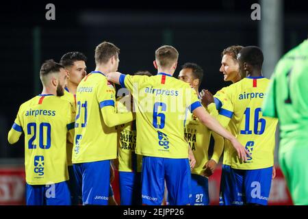 UTRECHT, NIEDERLANDE - FEBRUAR 22: Team des SC Cambuur feiert das Tor von Giovanni Korte vom SC Cambuur während des Keukenkampioen Divisie-Spiels dazwischen Stockfoto