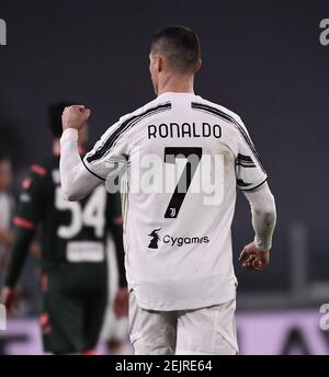 Turin, Italien. Februar 2021, 22nd. Cristiano Ronaldo des FC Juventus feiert während einer Serie EIN Fußballspiel zwischen FC Juventus und Crotone in Turin, Italien, am 22. Februar 2021. Quelle: Federico Tardito/Xinhua/Alamy Live News Stockfoto