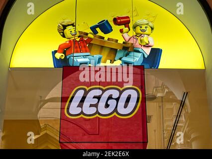 LEGO Schaufenster in Bologna. LEGO Spielwarenladen. Stockfoto