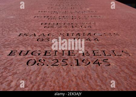 Montgomery, Alabama/USA-Feb 20, 2021: Inschrift der im Amite County, Mississippi gelynchten Opfer am Nationalen Denkmal für Frieden und Gerechtigkeit. Stockfoto