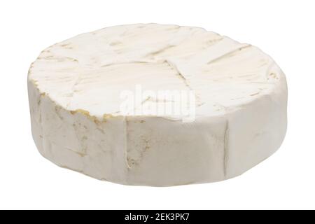 Camembert oder Brie Käse isoliert auf weißem Hintergrund. Weichkäse bedeckt mit essbaren weißen Schimmel Ansicht von oben. Stockfoto