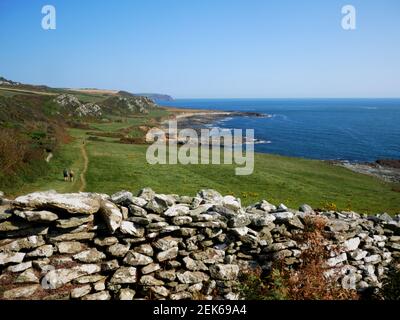 Blick nach Osten von Prawle Point, East Prawle, Devon. Stockfoto