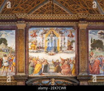 Atemberaubende Fresken an der Wand der mittelalterlichen Kirche San Maurizio al Monastero Maggiore von Bernardino Luini. Mailand, Italien Stockfoto