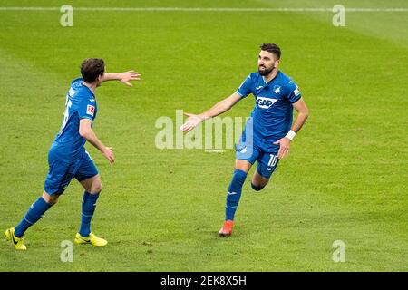 Munas DABBUR (1899, r.) Jubel nach seinem Tor, 3-0 mit Sebastian RUDY (1899); Goaljubel; Fußball 1st Bundesliga, Spieltag 22nd, TSG 1899 Hoffenheim (1899) - SV Werder Bremen (HB) 4: 0, am 21. Februar 2021 in Sinsheim/Deutschland. Die DFL-Vorschriften verbieten die Verwendung von Fotos als Bildsequenzen und/oder quasi-Video weltweit Stockfoto