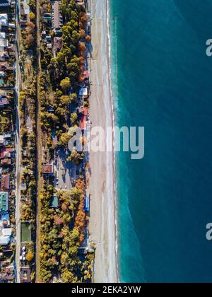 Georgien, Abchasien, Gagra, Luftbild der Schwarzmeerküste Stockfoto