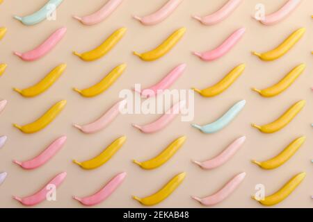 Dreidimensionales Rendern von pastellfarbenen Bananen Stockfoto