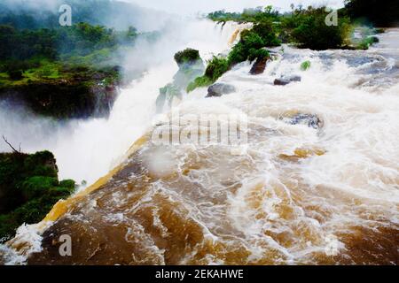 Vogelperspektive Blick auf einen Wasserfall Stockfoto