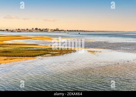 Schöne Landschaft des Naturparks Ria Formosa mit Armona Insel, Olhao, Algarve, Portugal Stockfoto