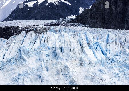 Das gebrochene Gesicht des Margerie Glacier im Tarr Inlet der Glacier Bay, Alaska, USA Stockfoto