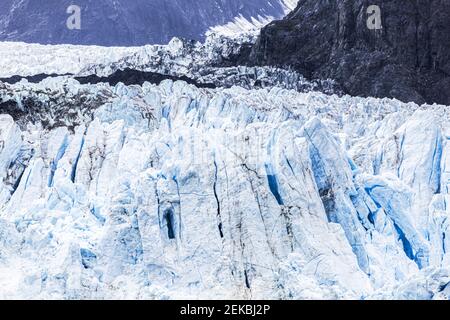 Das gebrochene Gesicht des Margerie Glacier im Tarr Inlet der Glacier Bay, Alaska, USA Stockfoto
