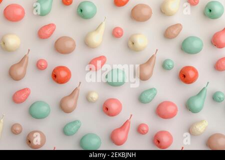 Dreidimensionale Darstellung von pastellfarbenen Früchten Stockfoto