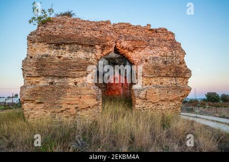 Bogen Weg der alten Ruine bei Nicopolis, Preveza, Griechenland Stockfoto