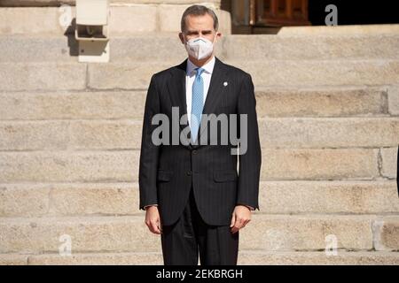 Madrid, Spanien. Februar 2021, 23rd. König Felipe VI von Spanien kommt zur Zeremonie anlässlich des 40th. Jahrestages des gescheiterten Militärputsches vom 23. Februar 1981 im spanischen parlament in Madrid. Heute feierte Spanien den 40th. Jahrestag eines gescheiterten Militärputsches ohne die Anwesenheit seines ehemaligen Königs Juan Carlos, der eine Schlüsselrolle bei der Niederschlagung des Komplotts und der Lenkung des Landes zur Demokratie spielte. Kredit: SOPA Images Limited/Alamy Live Nachrichten Stockfoto