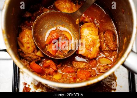 Hausgemachte Rindfleisch-Eintopf und Knödel Stockfoto