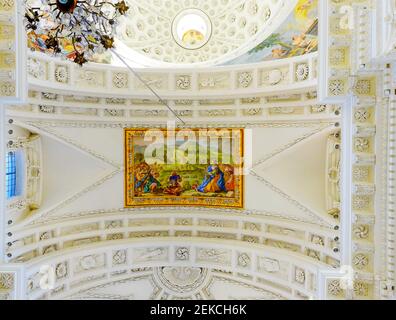 Beeindruckendes Interieur der St. Ursus Kathedrale in der Solothurner Altstadt. Kanton Solothurn, Schweiz. Stockfoto