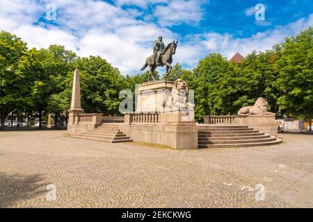 Deutschland, Baden-Württemberg, Stuttgart, Reiterstatue von Kaiser Wilhelm I. am Karlsplatz Stockfoto