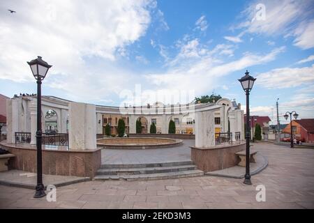 CZERNOWITZ, UKRAINE - 16. JULI 2017: Czernowitz, türkischer Platz. Saint-Maria-Platz Stockfoto