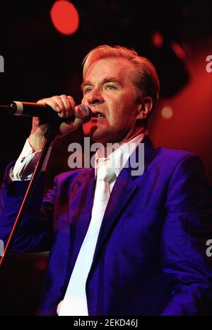 ABC auf der Bühne beim 'The Here and Now 80s Concert' in der Wembley Arena in London, Großbritannien. 25th. April 2002 Stockfoto