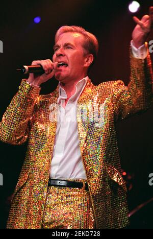 ABC auf der Bühne beim 'The Here and Now 80s Concert' in der Wembley Arena in London, Großbritannien. 25th. April 2002 Stockfoto