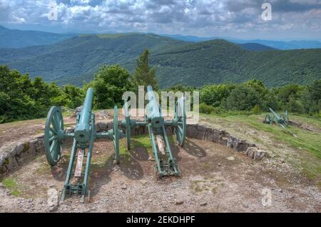 Alte Kanonen auf Shipka Pass in 1877-1878 in Bulgarien Stockfoto