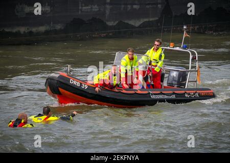 Such- und Rettungsdemonstration während der World Harbour Days in Rotterdam. Niederlande - 3. September 2016 Stockfoto