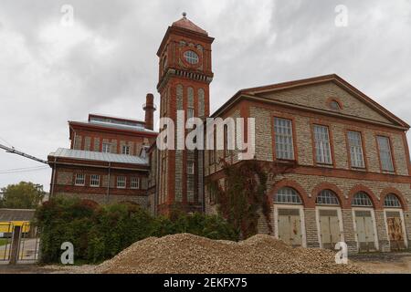 Ehemaliges Industriekraftwerk in Ellamaa, Estland. Heute ist es ein Museum. Stockfoto