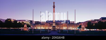 Schlossplatz bei Nacht, Stuttgart, Baden-Württemberg, Deutschland Stockfoto