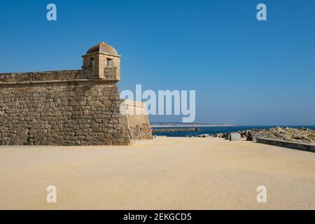Vila do Conde Fort am Strand an einem sonnigen Tag, in Portugal Stockfoto
