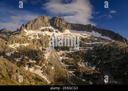 Pics de Comalespada aus der Nähe der Hütte Ventosa i Calvell (Boí-Tal, Katalonien, Spanien, Pyrenäen) ESP: Vistas de los Pics de Comalespada Stockfoto