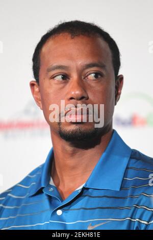 **DATEI FOTO** Tiger Woods nach Rollover Crash luftgehoben. BETHESDA, MD - MAI 19: Tiger Woods spricht zu den Medien, wo er Fragen über seine Gesundheit, dieses bevorstehende Turnier und Zeitplan für die Rückkehr auf dem Quicken Loans National Media Day im Congressional Country Club in Bethesda, Maryland am 19. Mai 2014. Kredit: mpi34/MediaPunch Stockfoto