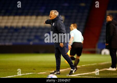 OLDHAM, ENGLAND. FEB 23rd: Barrow-Manager Rob Kelly beim Sky Bet League 2-Spiel zwischen Oldham Athletic und Barrow im Boundary Park, Oldham am Dienstag, den 23rd. Februar 2021. (Kredit: Chris Donnelly, MI News) Kredit: MI Nachrichten & Sport /Alamy Live Nachrichten Stockfoto