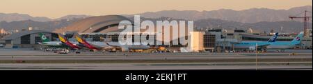 Panoramablick auf das Tom Bradley International Terminal im Los Angeles International Airport, LAX, Kalifornien. Stockfoto