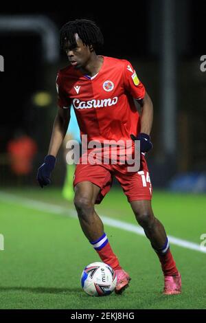 High Wycombe, Großbritannien. Februar 2021, 23rd. Ovie Ejaria von Reading in Aktion während des Spiels. EFL Skybet Championship match, Wycombe Wanderers V Reading at Adams Park Stadium in High Wycombe, Buckinghamshire am Dienstag 23rd Februar 2021 . Dieses Bild darf nur für redaktionelle Zwecke verwendet werden. Nur redaktionelle Verwendung, Lizenz für kommerzielle Nutzung erforderlich. Keine Verwendung in Wetten, Spiele oder ein einzelner Club / Liga / Spieler Publikationen. PIC von Steffan Bowen / Andrew Orchard Sport Fotografie / Alamy Live News Kredit: Andrew Orchard Sport Fotografie / Alamy Live News Stockfoto