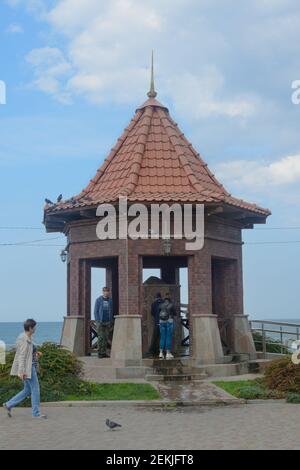 Zelenogradsk, Kaliningrad Region, Russland - September 2020: Pumpenraum mit Mineralwasser 'Königin Louise'. Stockfoto