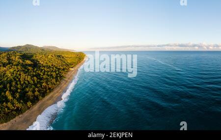 Luftaufnahme von Playa Los Angeles, Magdalena Department, Kolumbien Stockfoto