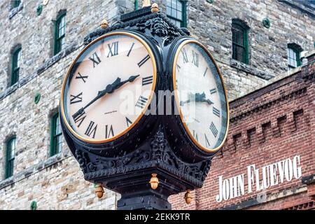 Zeit Elektrische Uhr im Distillery District, Toronto, Kanada Stockfoto